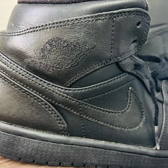 Air Jordan 1 Mid Triple Black 2013